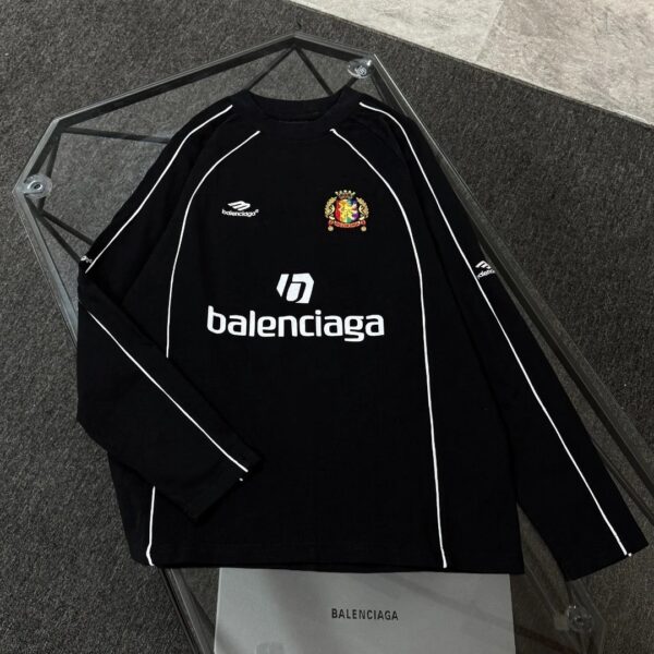 Balenciga Collaboration Foot Show Embroidered Pullover  25 High-End Long-Sleeved Styles