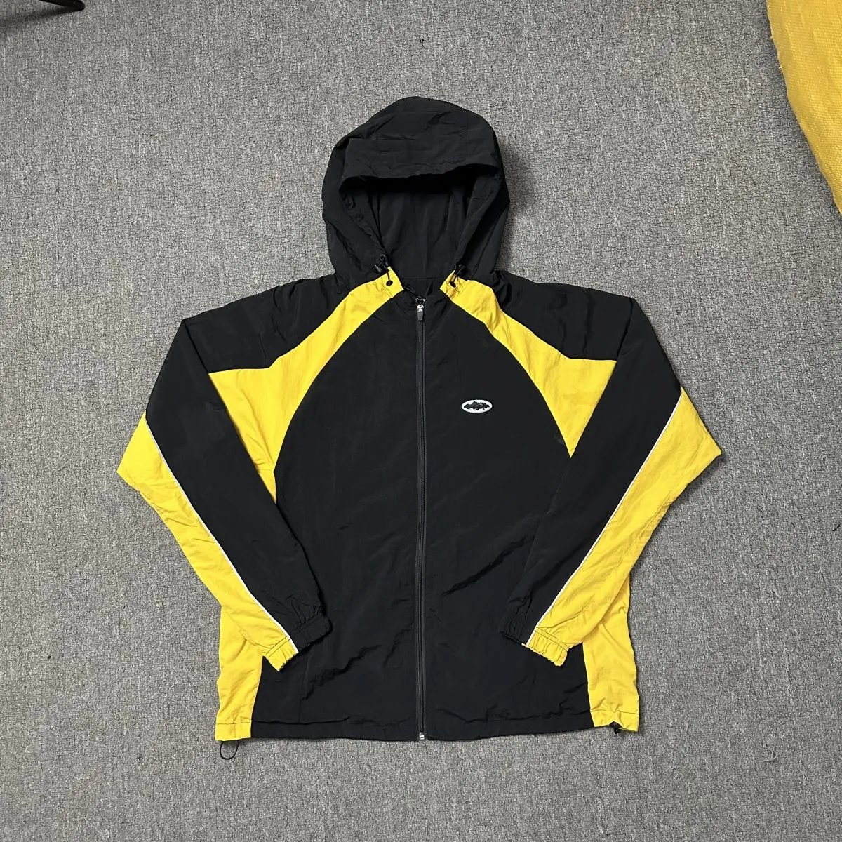 Corteiz Color-Blocked Streetwear Black/Yellow