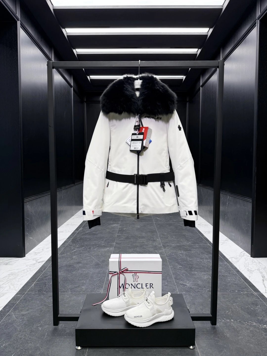 Moncler Fashion Jacket White