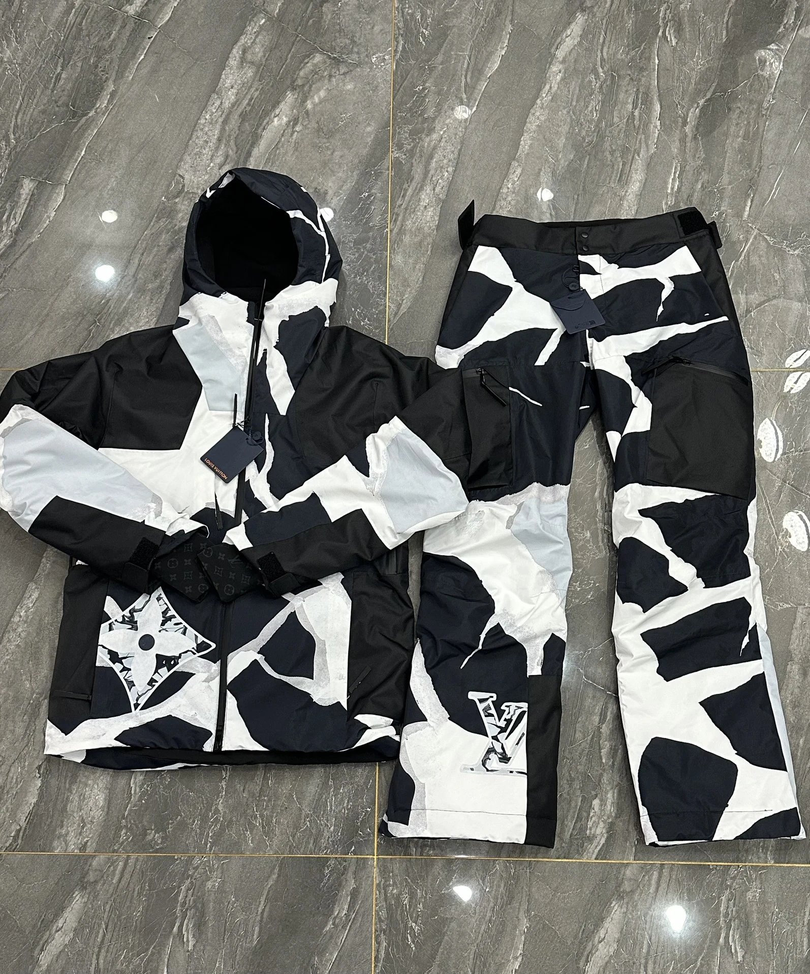 Louis Vuitton Ski Set in Black and White