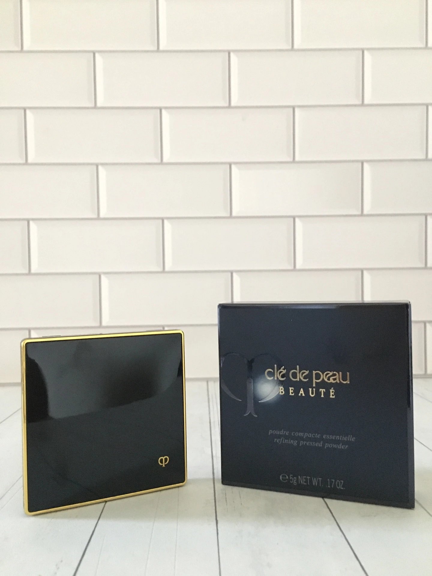 CPB Fine Powder Compact Luxury Black