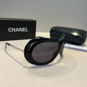CHANEL Oversized Sunglasses Black