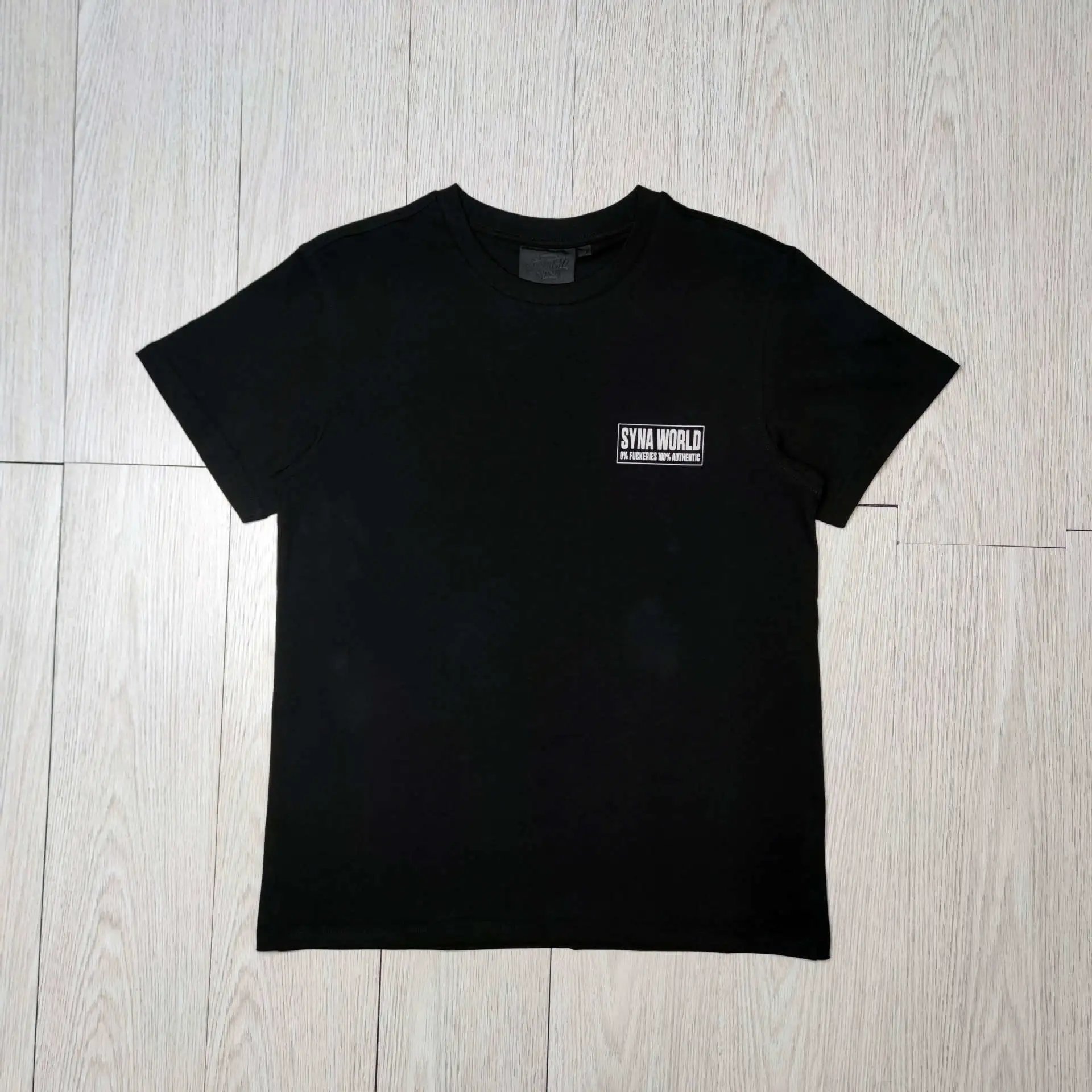 SYNA WORLD Basic Black T-Shirt
