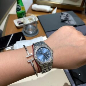 Vacheron Constantin Overseas Diamond-Set Blue Watch