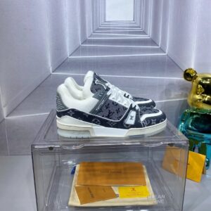 Louis Vuitton Trainer White Casual Sneakers