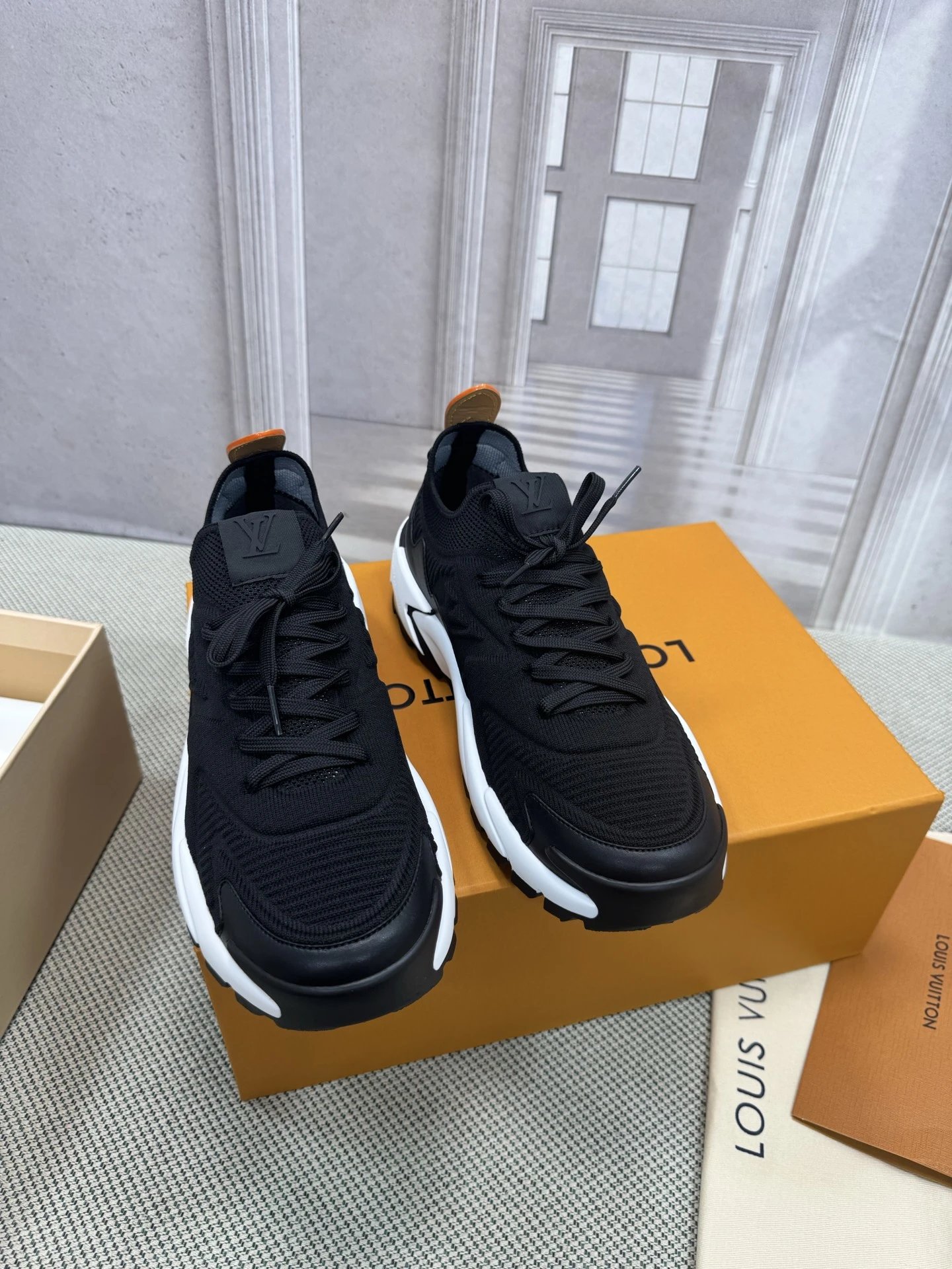 Louis Vuitton Trainer White Blue Sneakers