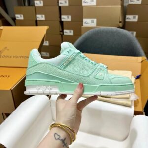 Louis Vuitton Trainer Casual Skate Sneakers in Black