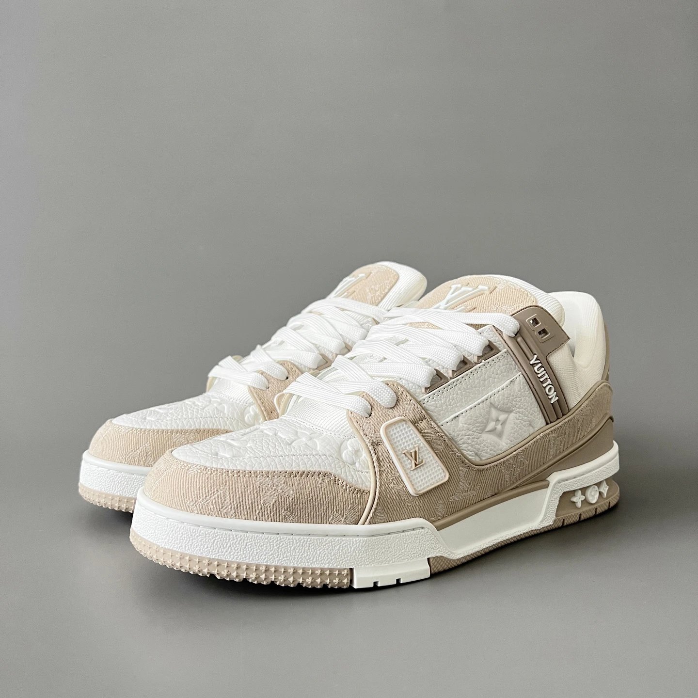 Louis Vuitton Trainer Black & White Casual Shoes