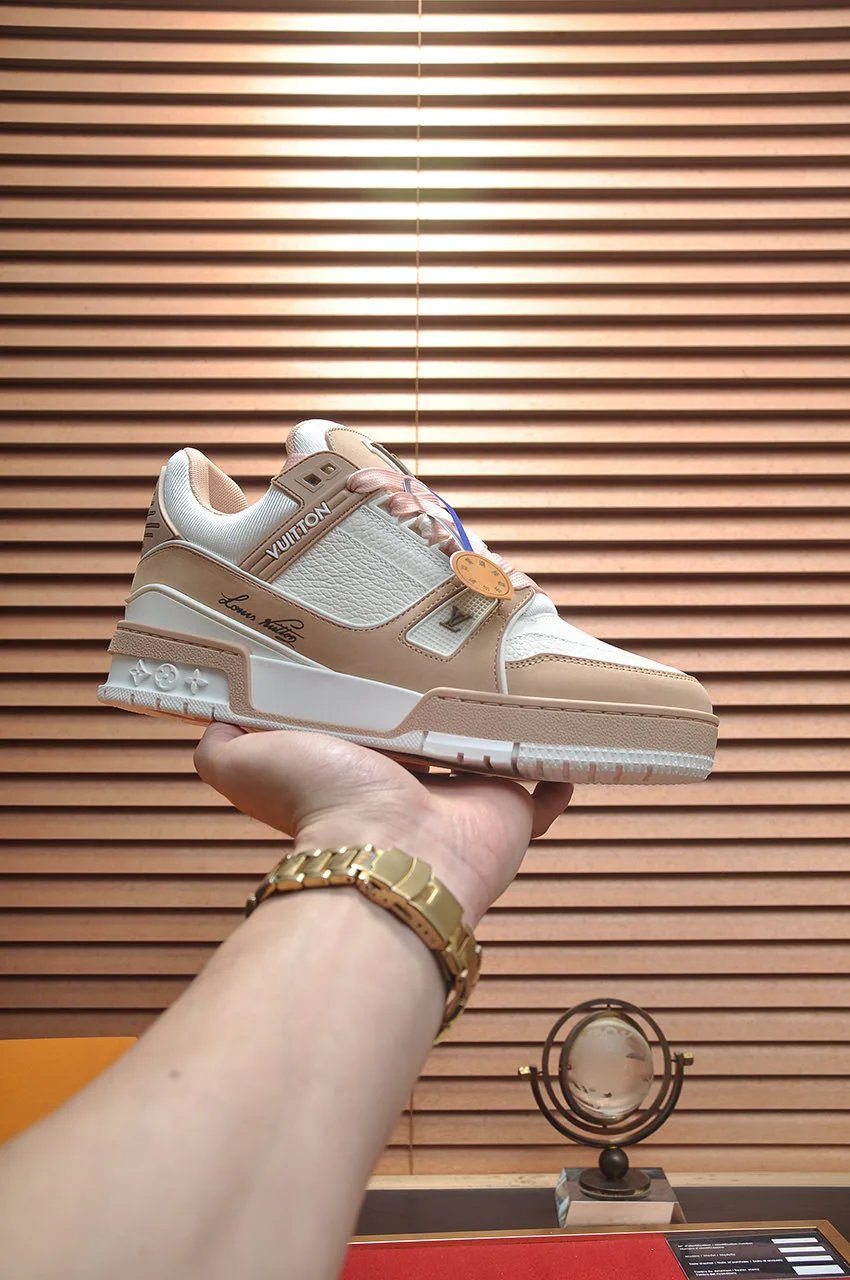 Louis Vuitton Trainer Trendy Blue & White Sneakers